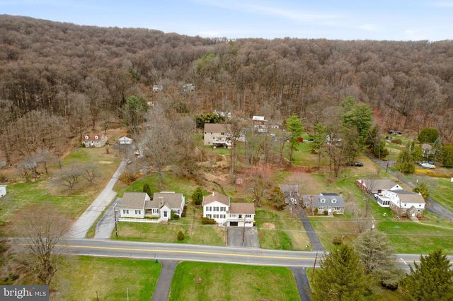 5193 VERA CRUZ RD, Center Valley, PA 18034