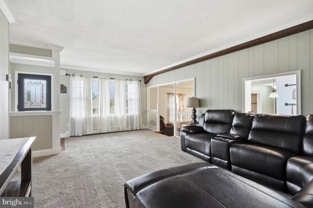 5193 VERA CRUZ RD, Center Valley, PA 18034