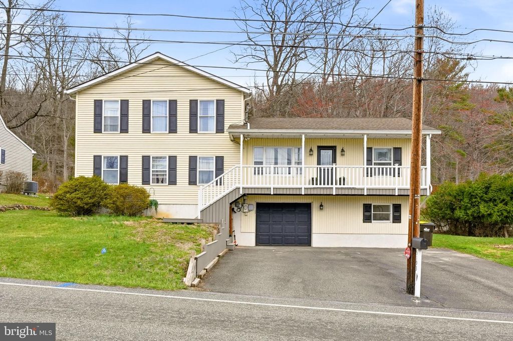 5193 VERA CRUZ RD, Center Valley, PA 18034