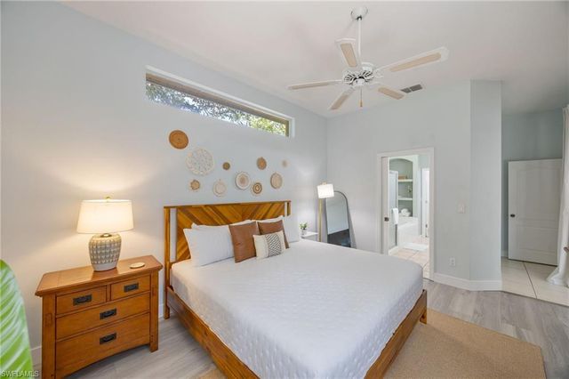 2656 River Reach DR, Naples, FL 34104