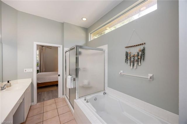 2656 River Reach DR, Naples, FL 34104