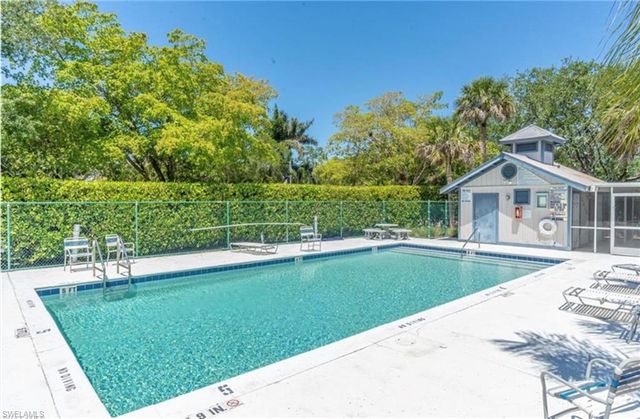 2656 River Reach DR, Naples, FL 34104