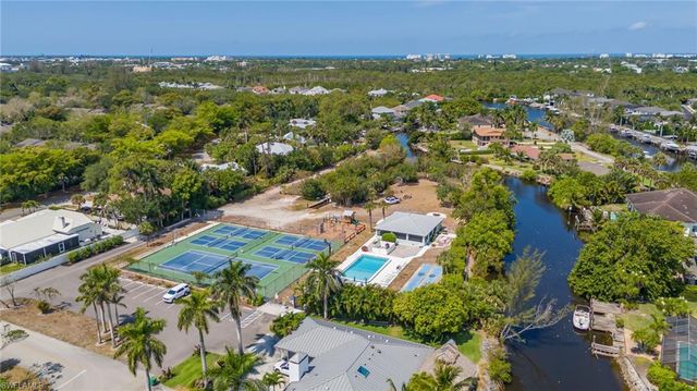 2656 River Reach DR, Naples, FL 34104