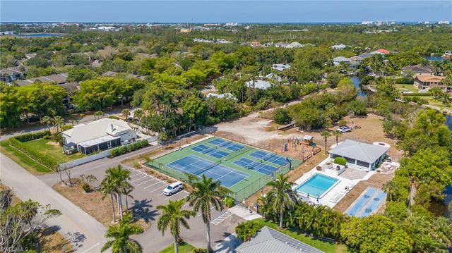 2656 River Reach DR, Naples, FL 34104