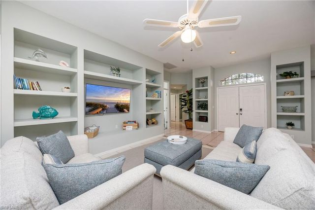 2656 River Reach DR, Naples, FL 34104