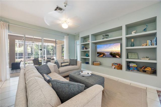 2656 River Reach DR, Naples, FL 34104