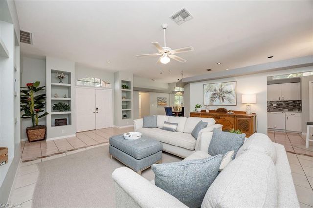 2656 River Reach DR, Naples, FL 34104