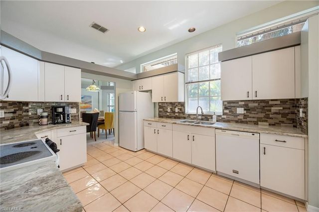 2656 River Reach DR, Naples, FL 34104