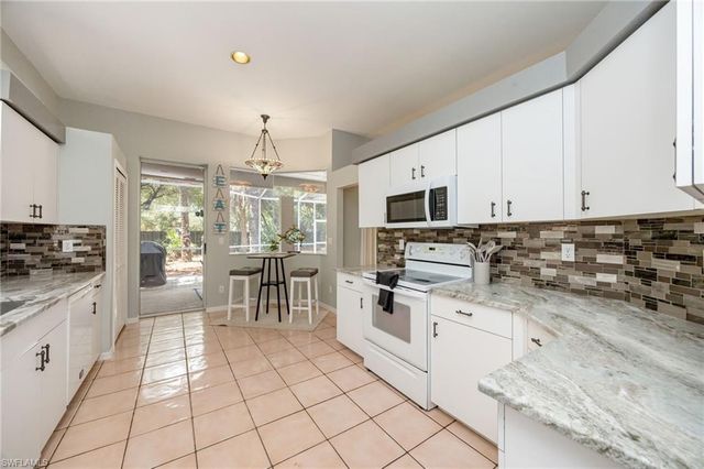 2656 River Reach DR, Naples, FL 34104