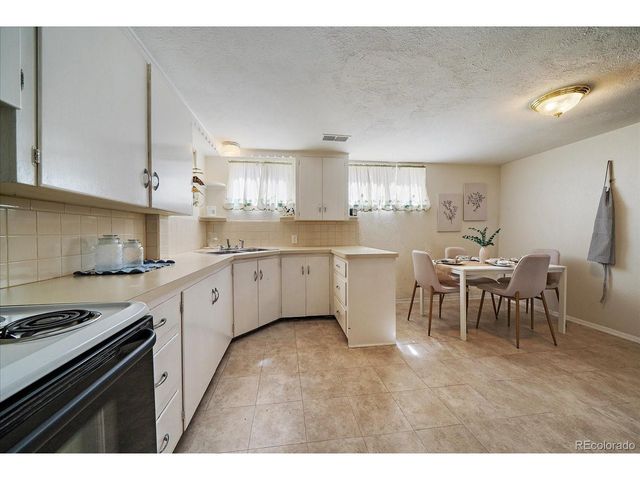 8485 W 52nd Ave, Arvada, CO 80002