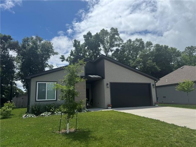 111 W 16th Terrace, Eudora, KS 66025