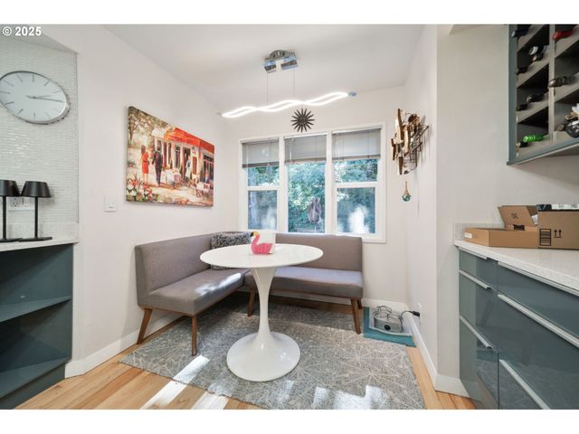 2904 Se BERKELEY Pl, Portland, OR 97202