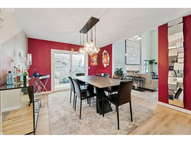 2904 Se BERKELEY Pl, Portland, OR 97202