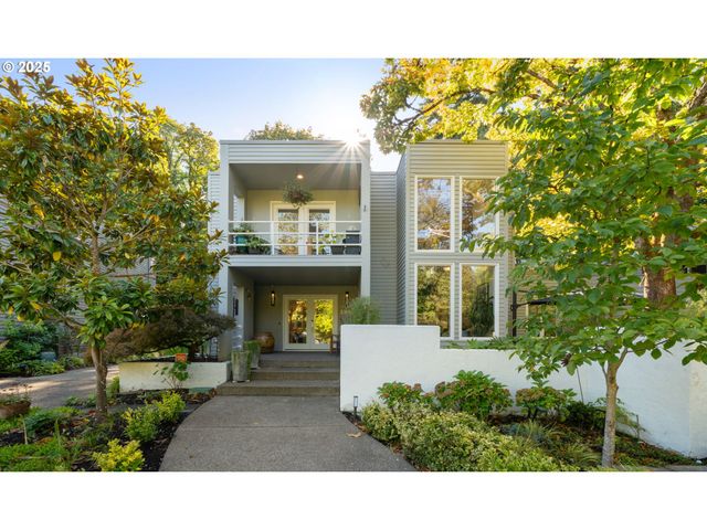 2904 Se BERKELEY Pl, Portland, OR 97202