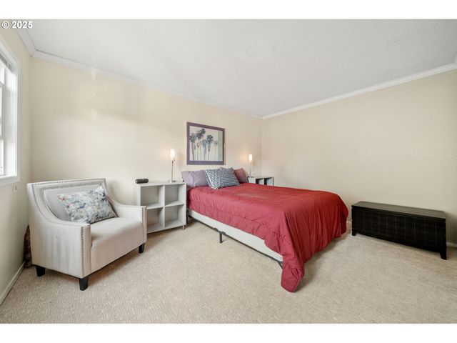 2904 Se BERKELEY Pl, Portland, OR 97202