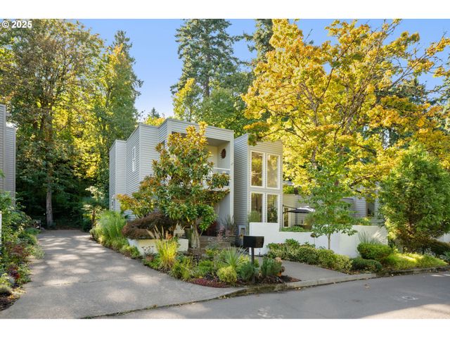 2904 Se BERKELEY Pl, Portland, OR 97202