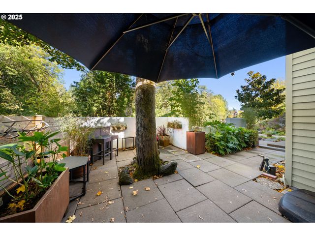 2904 Se BERKELEY Pl, Portland, OR 97202