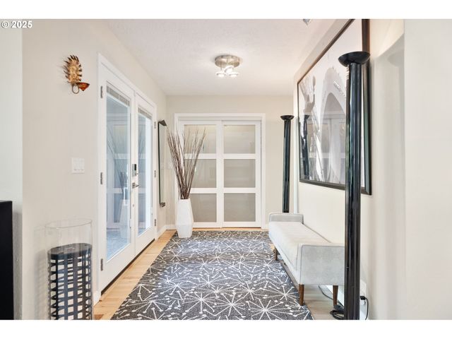 2904 Se BERKELEY Pl, Portland, OR 97202