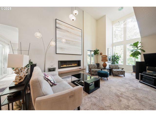 2904 Se BERKELEY Pl, Portland, OR 97202