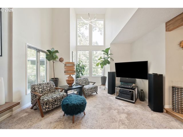 2904 Se BERKELEY Pl, Portland, OR 97202