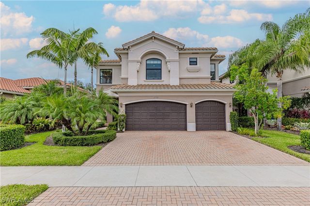 13852 Luna DR, Naples, FL 34109