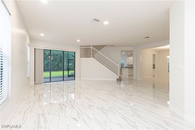 13852 Luna DR, Naples, FL 34109