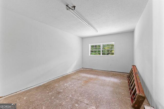 6536 Luthersville Road, Gay, GA 30218