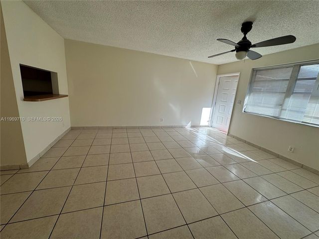 1024 Twin Lakes Dr 21-F, Coral Springs, FL 33071