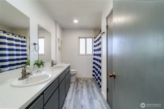 365 SE Highland Park Drive, College Place, WA 99324