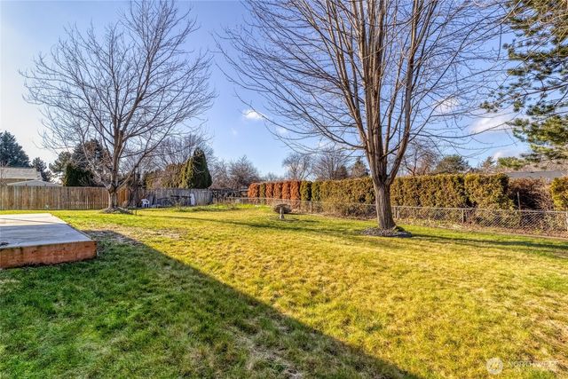 365 SE Highland Park Drive, College Place, WA 99324