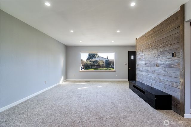 365 SE Highland Park Drive, College Place, WA 99324