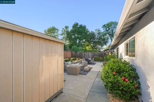 9689 Davona Dr, San Ramon, CA 94583