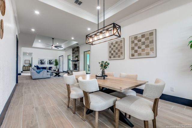 202 Venado Oaks, Castroville, TX 78009