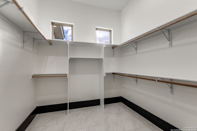 202 Venado Oaks, Castroville, TX 78009