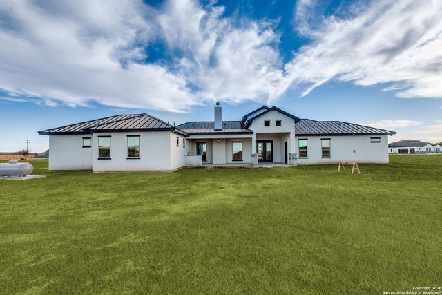 202 Venado Oaks, Castroville, TX 78009