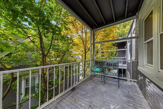 44 Brackett 3, Boston, MA 02135