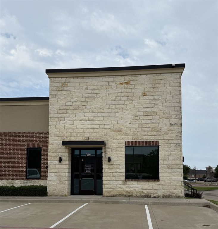 150 Brand Road 200, Murphy, TX 75094