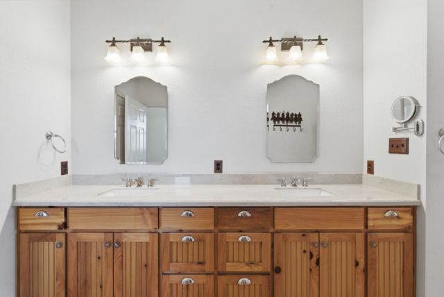 10501 Mitchell Bend Court, Granbury, TX 76048