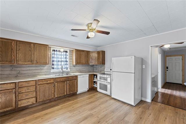 140 Walnut Avenue, Osawatomie, KS 66064