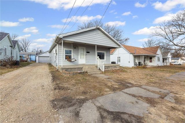 140 Walnut Avenue, Osawatomie, KS 66064