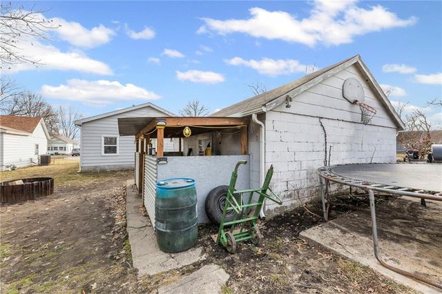 140 Walnut Avenue, Osawatomie, KS 66064
