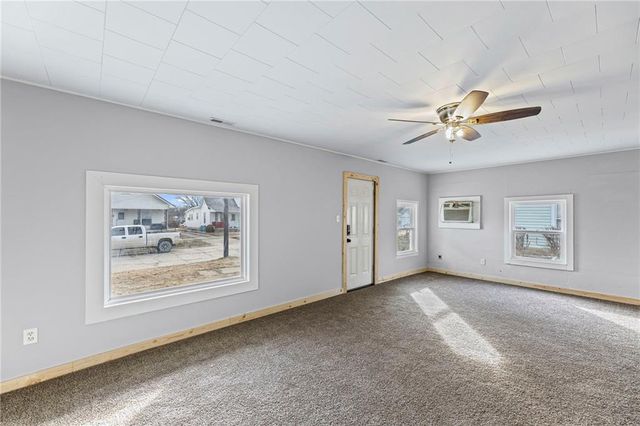 140 Walnut Avenue, Osawatomie, KS 66064