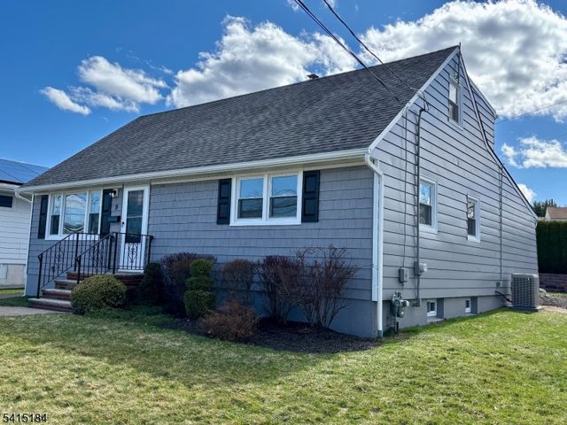 9 Joan Pl, Clifton City, NJ 07012