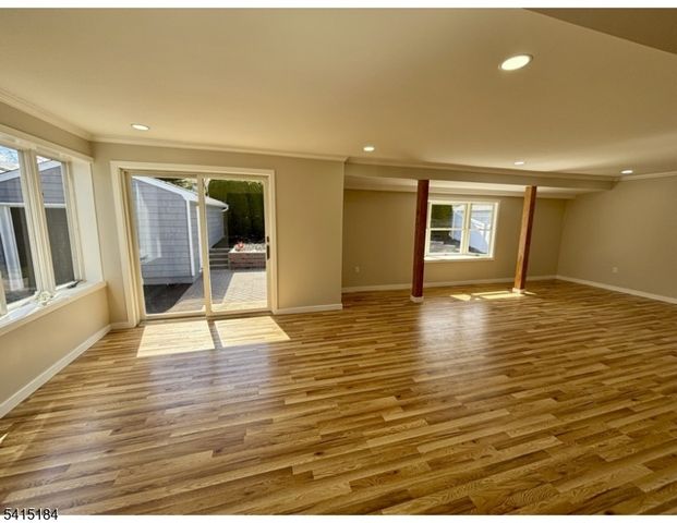 9 Joan Pl, Clifton City, NJ 07012