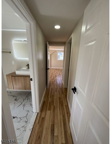 9 Joan Pl, Clifton City, NJ 07012