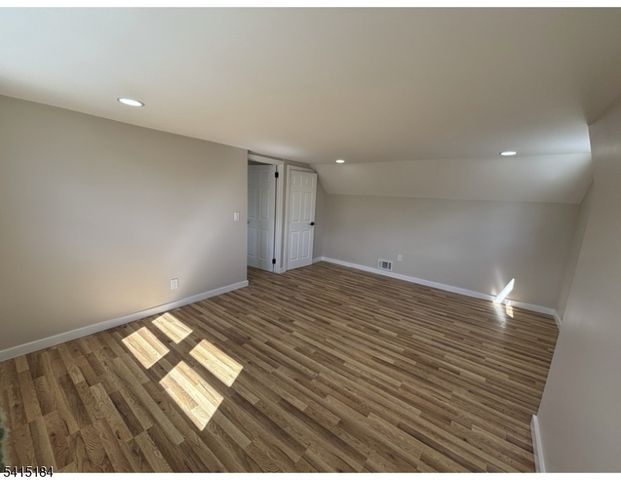 9 Joan Pl, Clifton City, NJ 07012