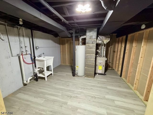 9 Joan Pl, Clifton City, NJ 07012