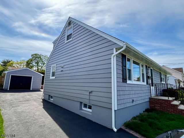 9 Joan Pl, Clifton City, NJ 07012