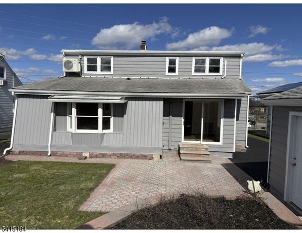 9 Joan Pl, Clifton City, NJ 07012