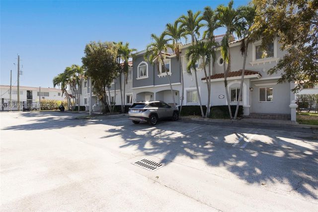 11647 NE 18th Dr 11647, North Miami, FL 33181